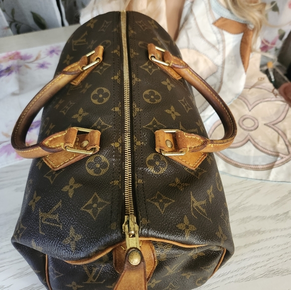 - `ღ´- ♥ -`ღ´ AUTHENTIC Louis Vuitton Monogram Speedy 30 - `ღ´- ♥ -`ღ´ - Picture 10 of 17